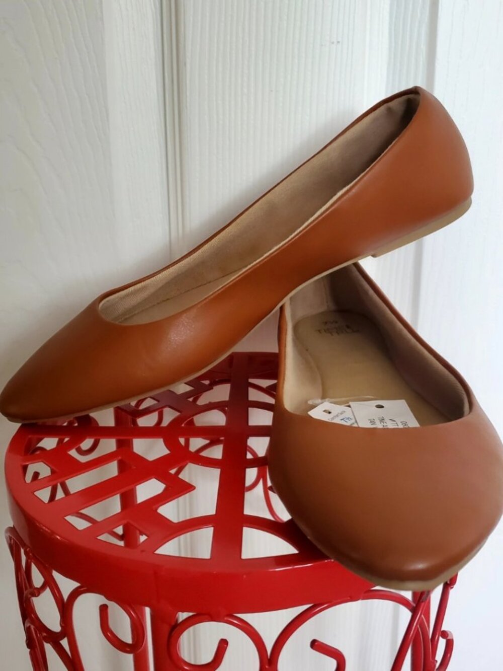 NWT TIME AND TRU FLATS (Size 7.5)
